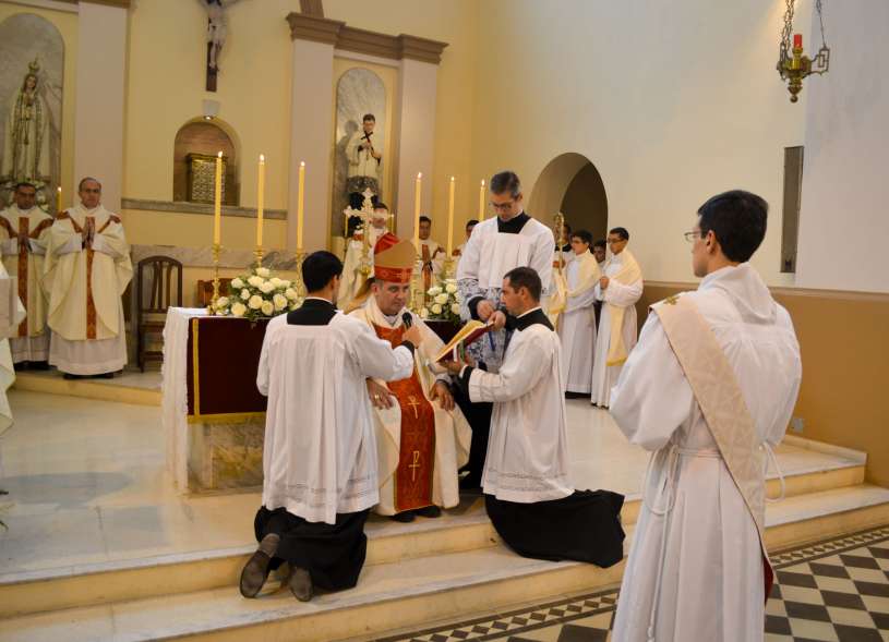 ordenacion-sacerdotal-p.juan-de-dios07